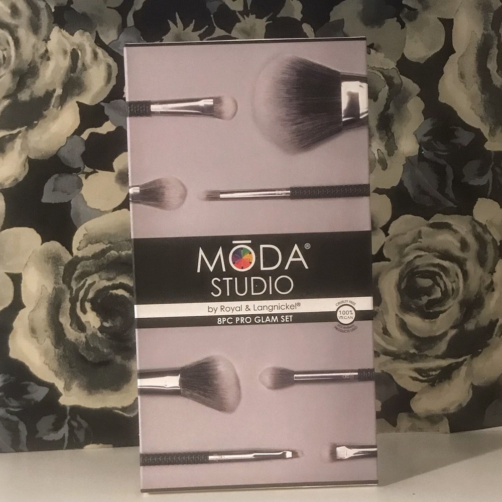 BNIB MODA STUDIO 8PC BRUSH SET